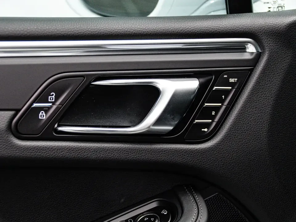 2026 Porsche Macan Electric - Image 20 of 20