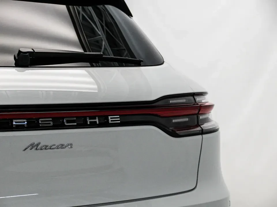 2026 Porsche Macan Electric - Image 14 of 20
