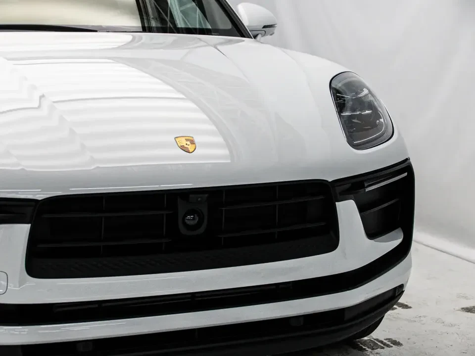 2026 Porsche Macan Electric - Image 13 of 20