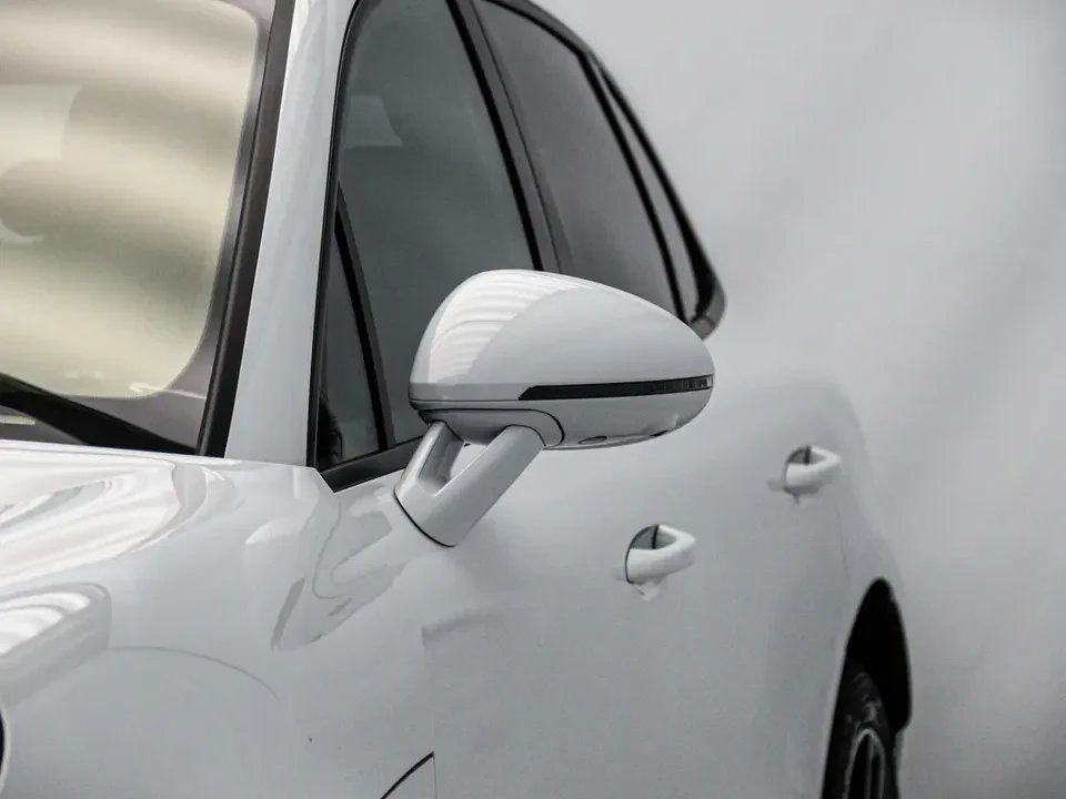2026 Porsche Macan Electric - Image 3 of 20
