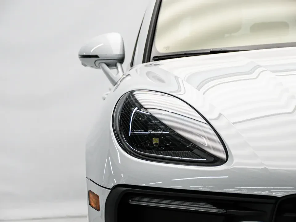 2026 Porsche Macan Electric - Image 9 of 20