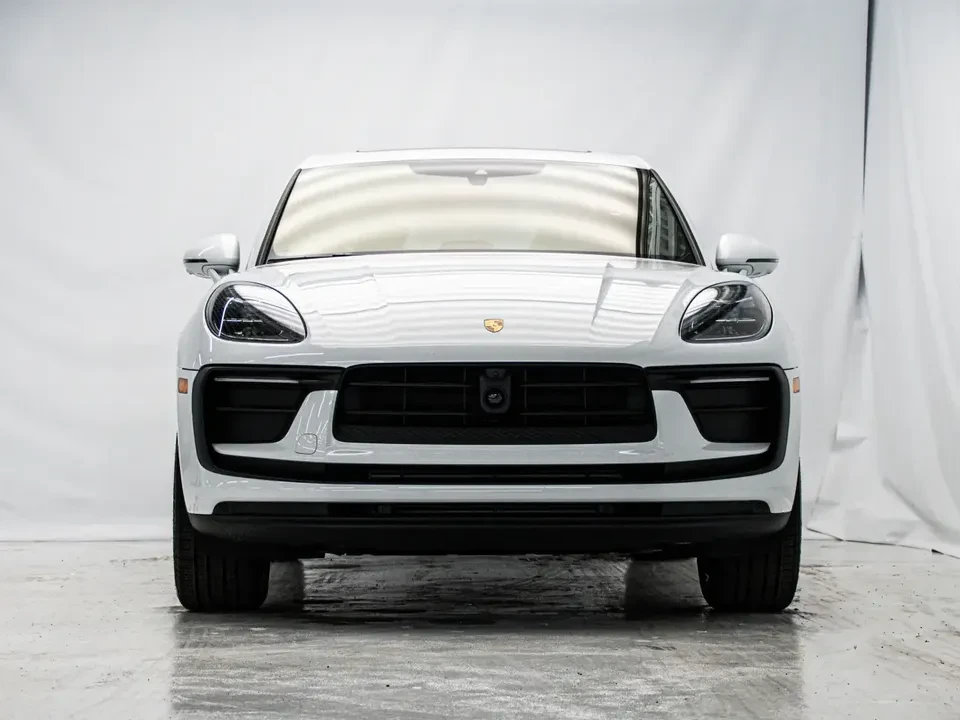 2026 Porsche Macan Electric - Image 7 of 20