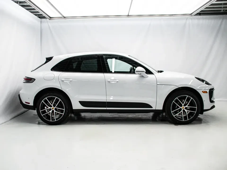2026 Porsche Macan Electric - Image 4 of 20