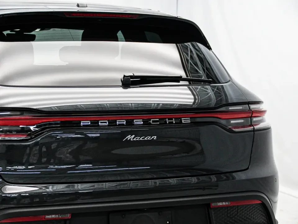 2026 Porsche Macan Electric - Image 10 of 20