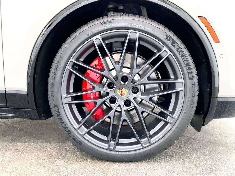 2026 Porsche Macan Electric - Image 19 of 20