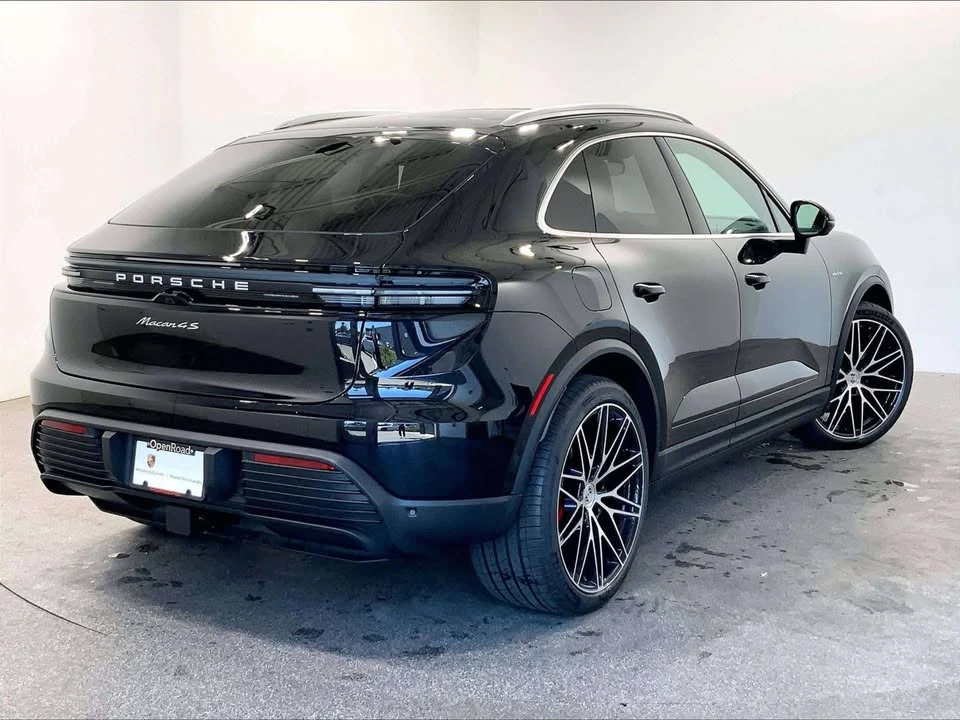 2026 Porsche Macan Electric - Image 5 of 20