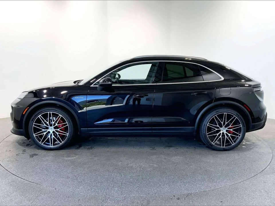2026 Porsche Macan Electric - Image 8 of 20