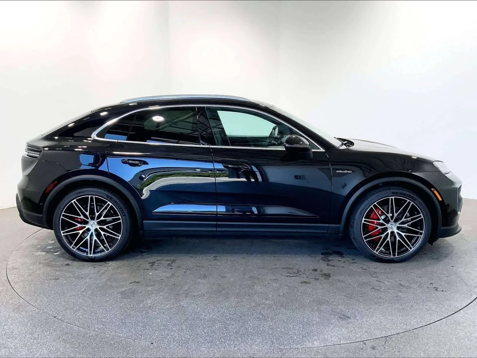 2026 Porsche Macan Electric - Image 4 of 20
