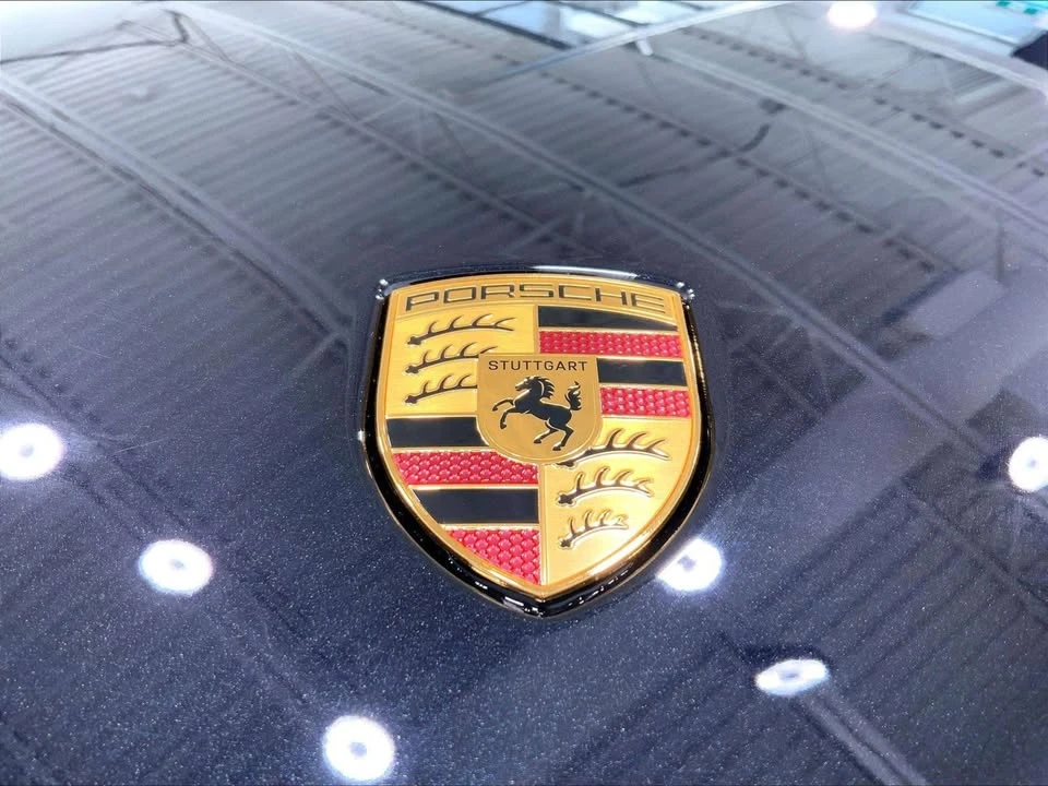 2026 Porsche Macan Electric - Image 9 of 20