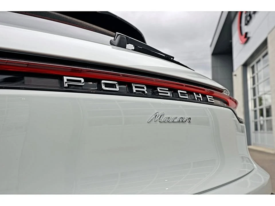2026 Porsche Macan Electric - Image 3 of 19