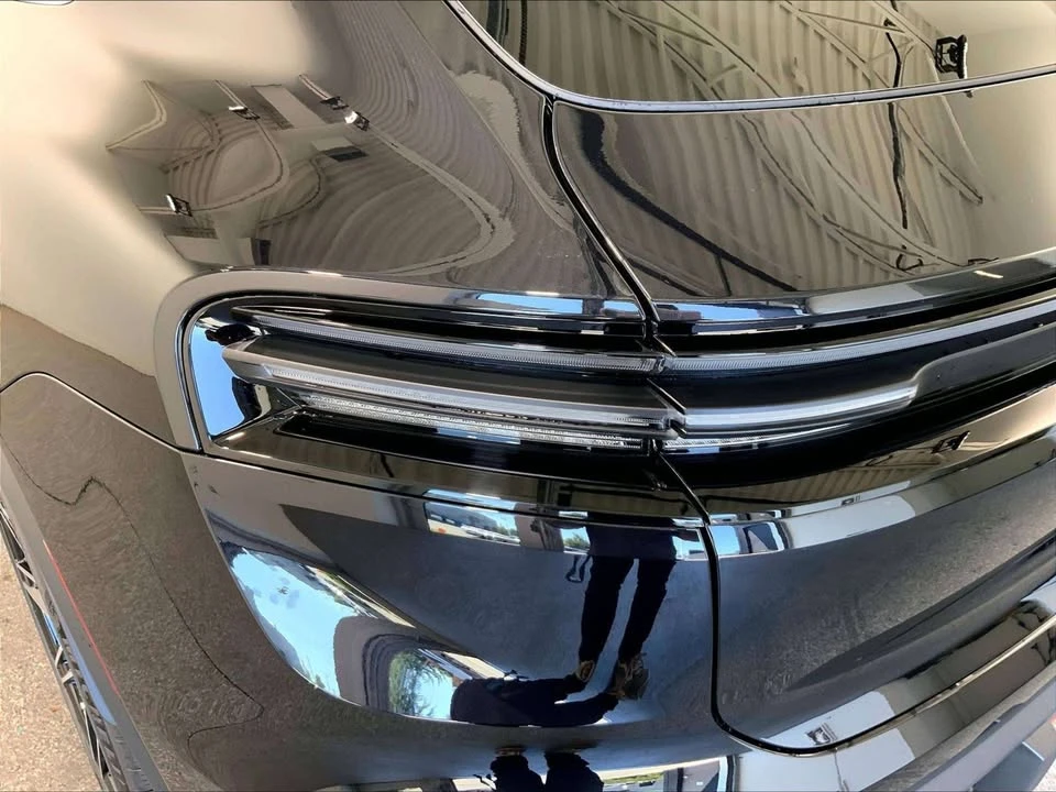 2026 Porsche Macan Electric - Image 12 of 20