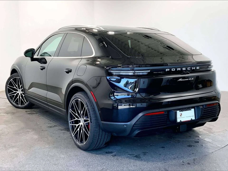 2026 Porsche Macan Electric - Image 7 of 20