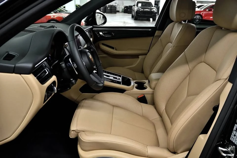 2026 Porsche Macan Electric - Image 4 of 4