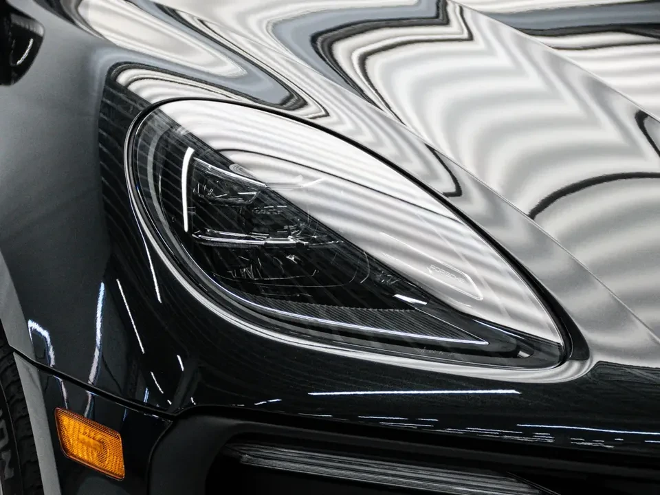 2026 Porsche Macan Electric - Image 13 of 20