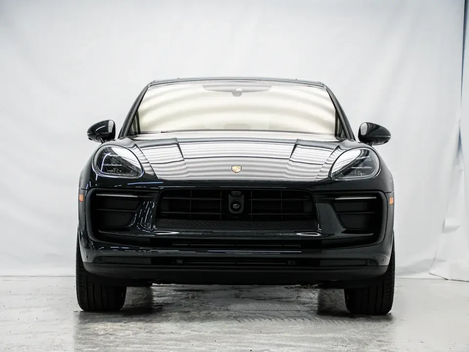 2026 Porsche Macan Electric - Image 6 of 20