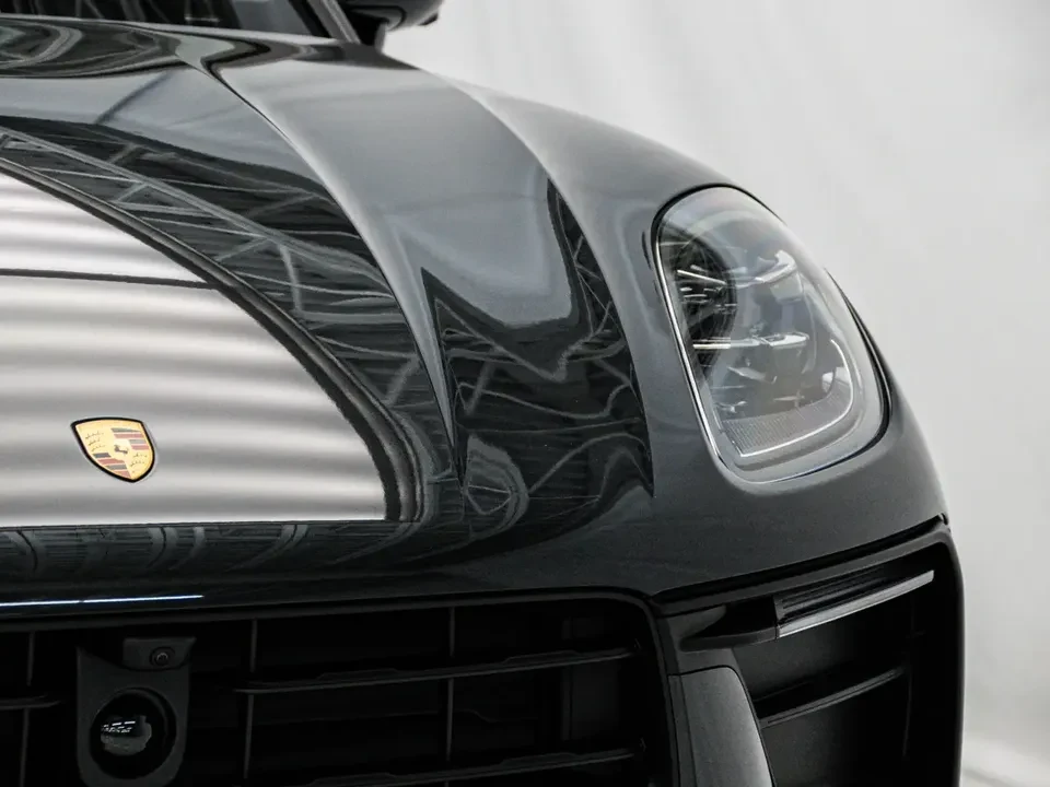 2026 Porsche Macan Electric - Image 11 of 20