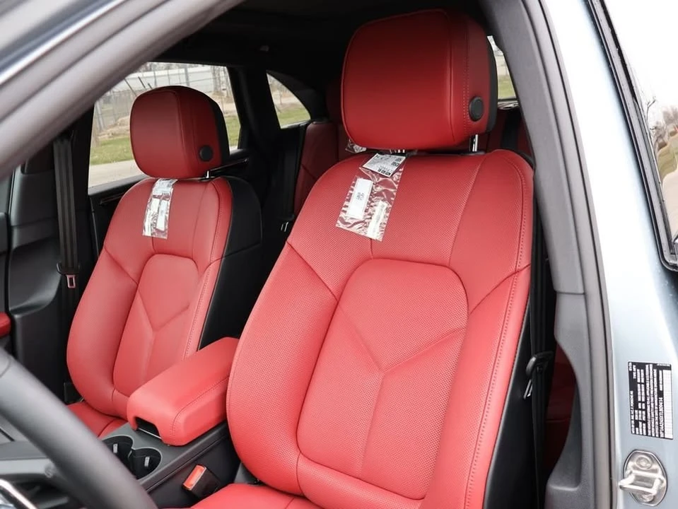 2026 Porsche Macan Electric - Image 5 of 20