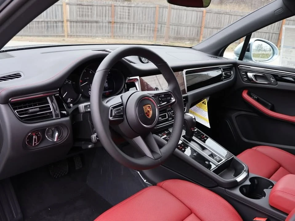 2026 Porsche Macan Electric - Image 4 of 20