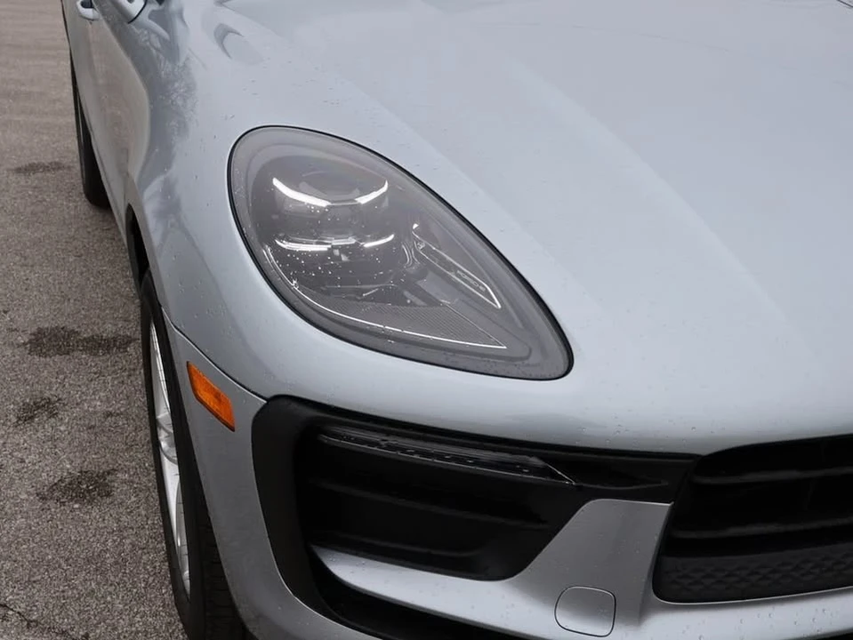 2026 Porsche Macan Electric - Image 14 of 20