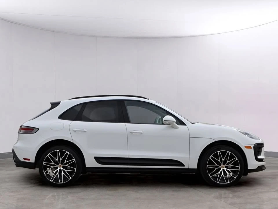 2026 Porsche Macan Electric - Image 9 of 20