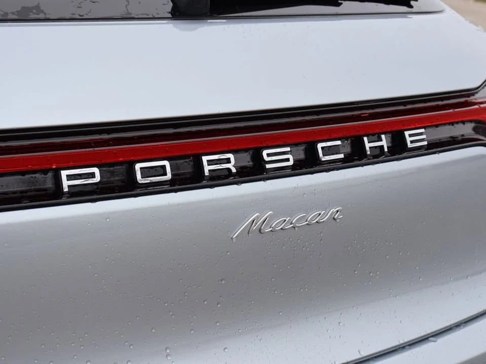 2026 Porsche Macan Electric - Image 6 of 20