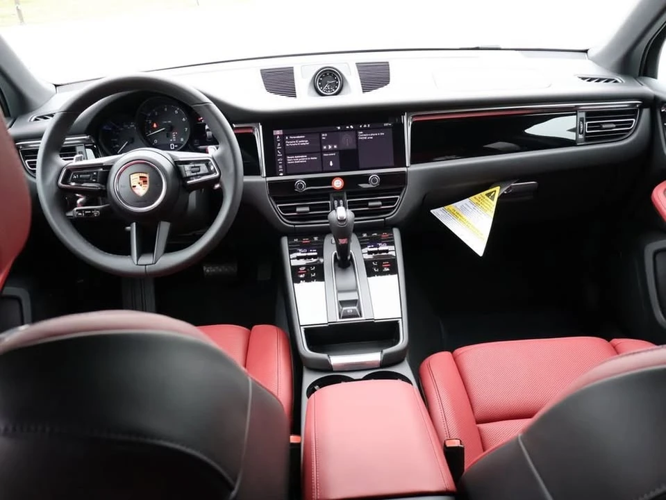 2026 Porsche Macan Electric - Image 19 of 20