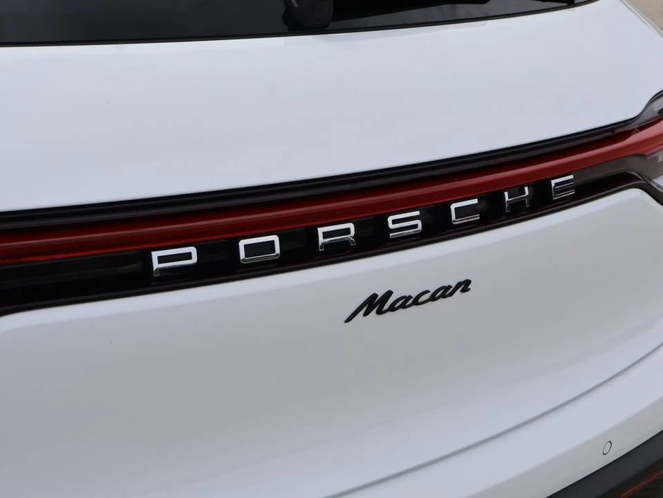 2026 Porsche Macan Electric - Image 6 of 20