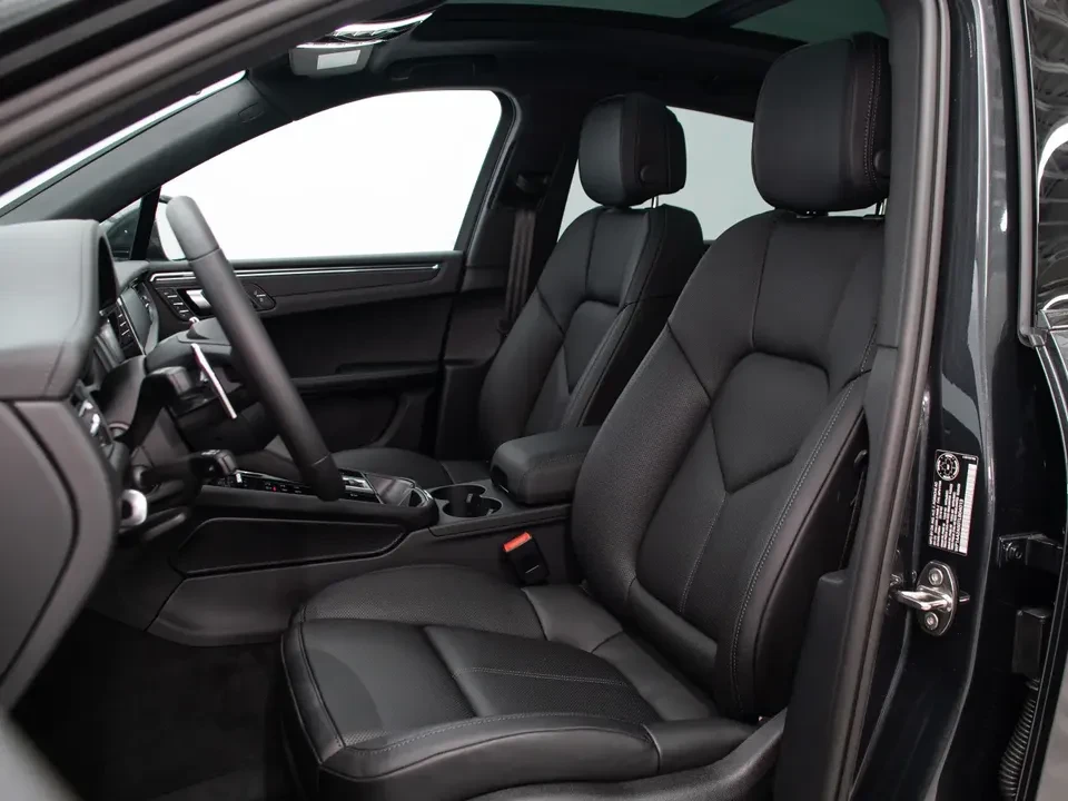 2026 Porsche Macan Electric - Image 13 of 20