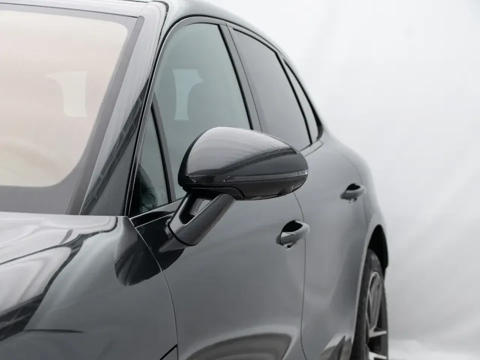 2026 Porsche Macan Electric - Image 11 of 20