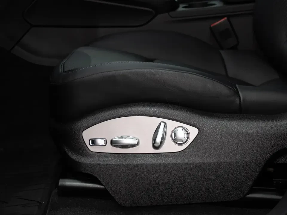 2026 Porsche Macan Electric - Image 20 of 20