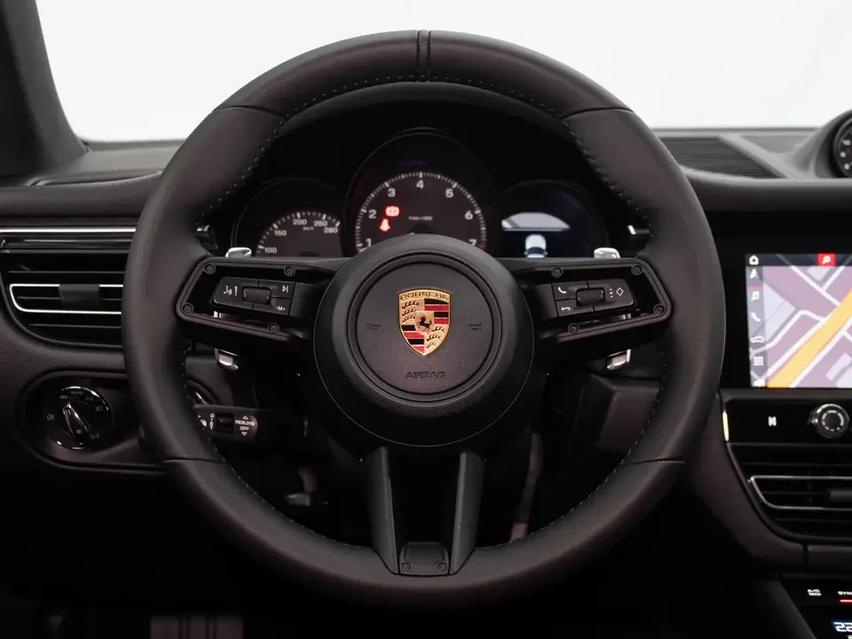 2026 Porsche Macan Electric - Image 14 of 20