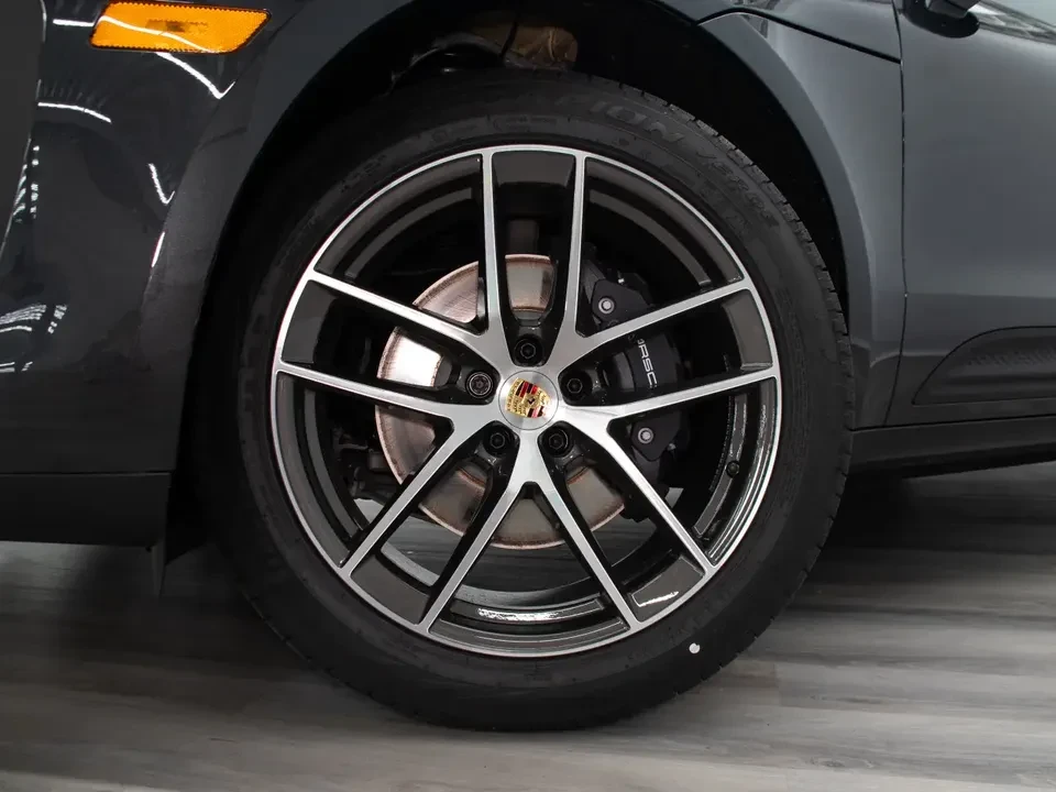2026 Porsche Macan Electric - Image 12 of 20