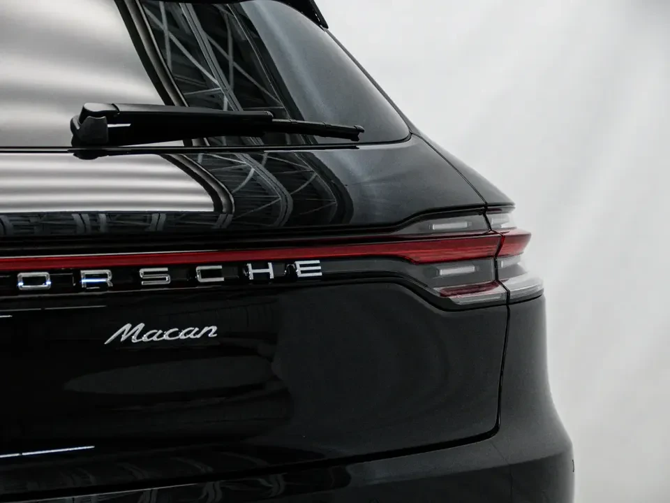 2026 Porsche Macan Electric - Image 14 of 20