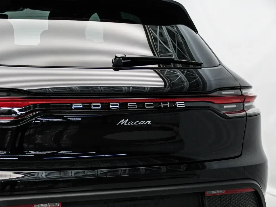 2026 Porsche Macan Electric - Image 12 of 20