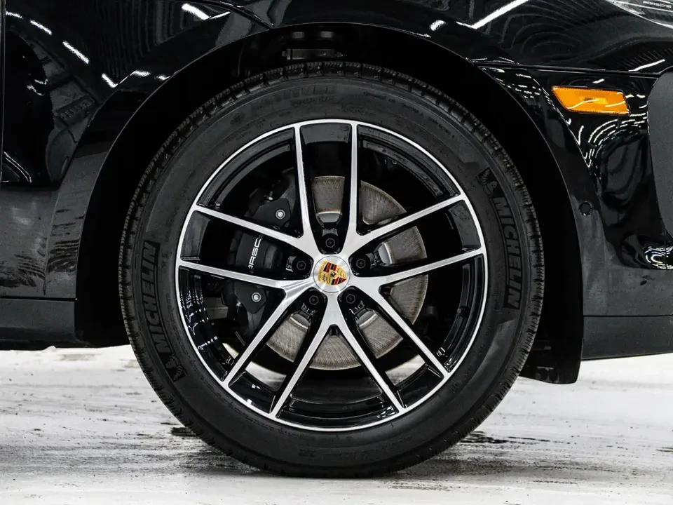 2026 Porsche Macan Electric - Image 3 of 20