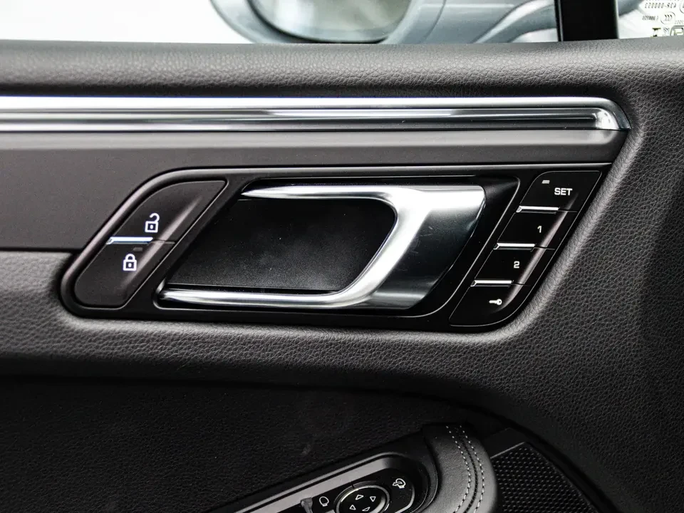 2026 Porsche Macan Electric - Image 19 of 20