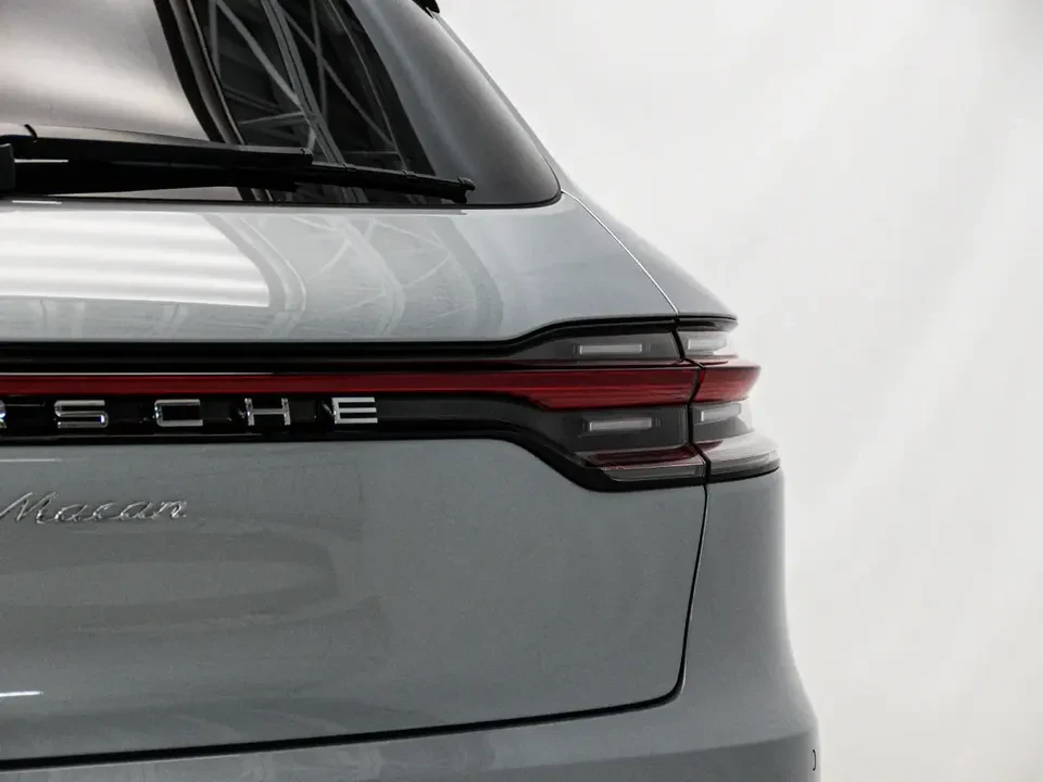 2026 Porsche Macan Electric - Image 9 of 20