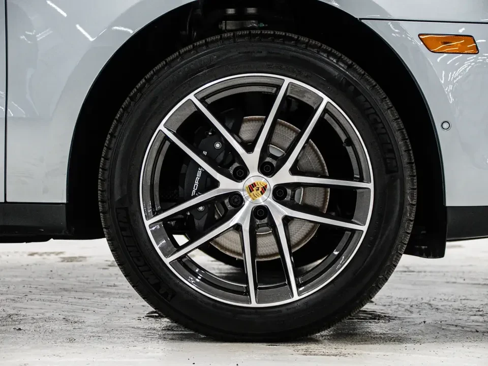 2026 Porsche Macan Electric - Image 3 of 20