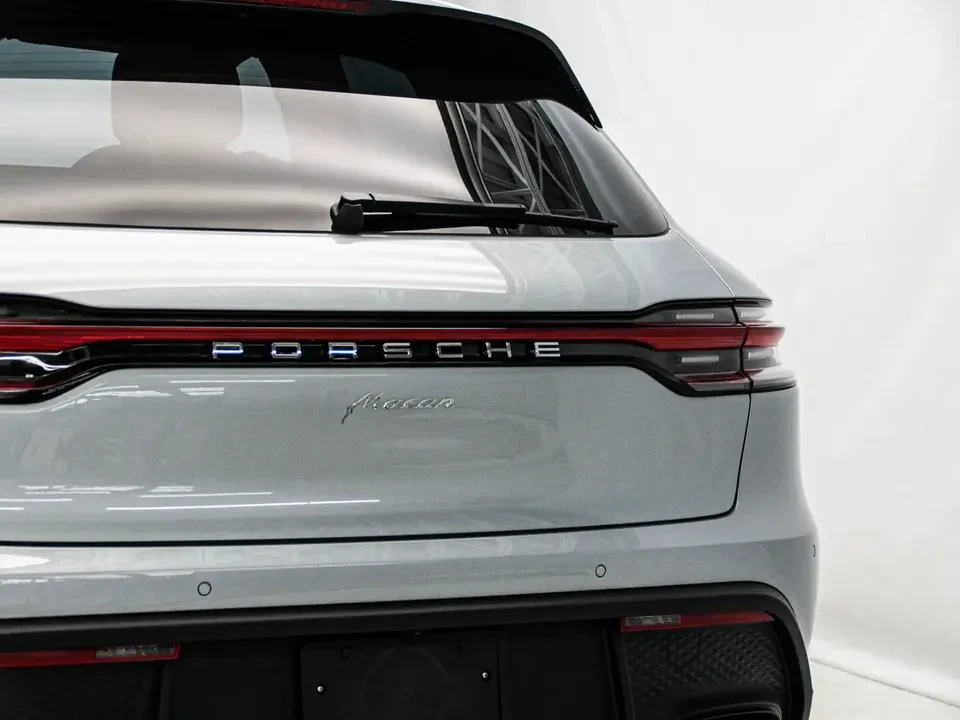 2026 Porsche Macan Electric - Image 12 of 20