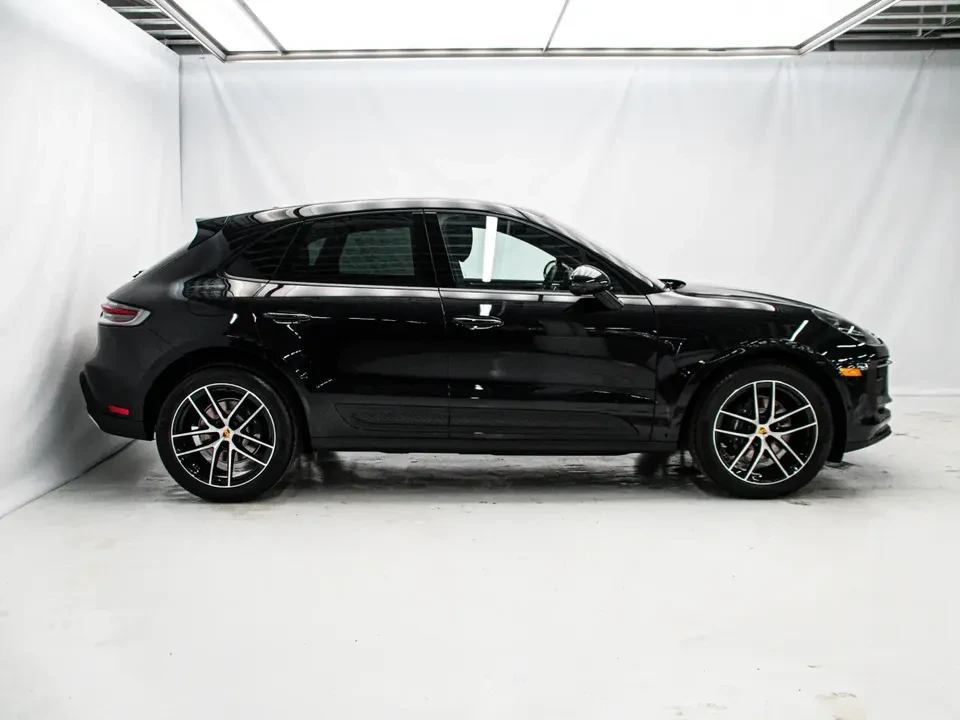 2026 Porsche Macan Electric - Image 4 of 20