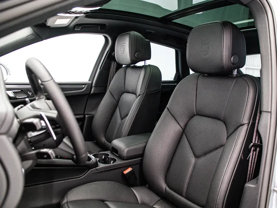 2026 Porsche Macan Electric - Image 16 of 20