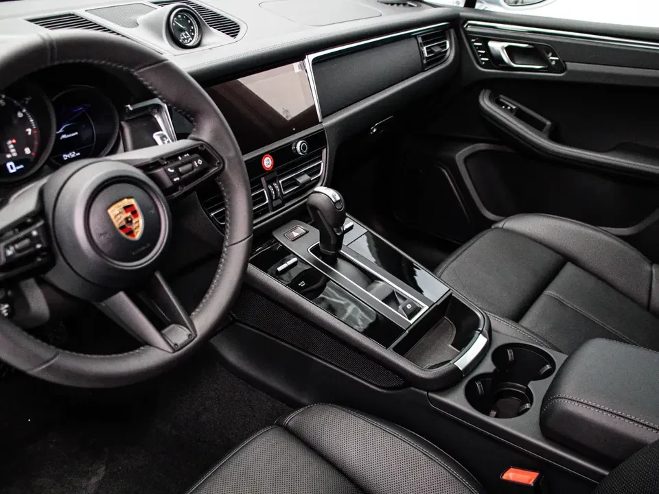 2026 Porsche Macan Electric - Image 2 of 20