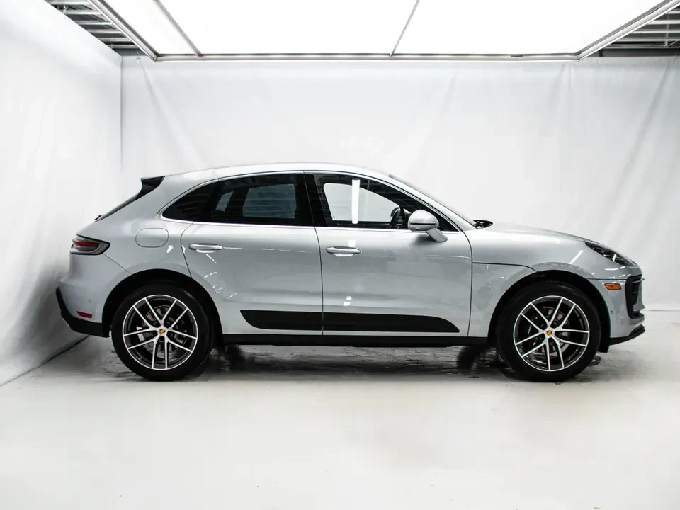 2026 Porsche Macan Electric - Image 4 of 20