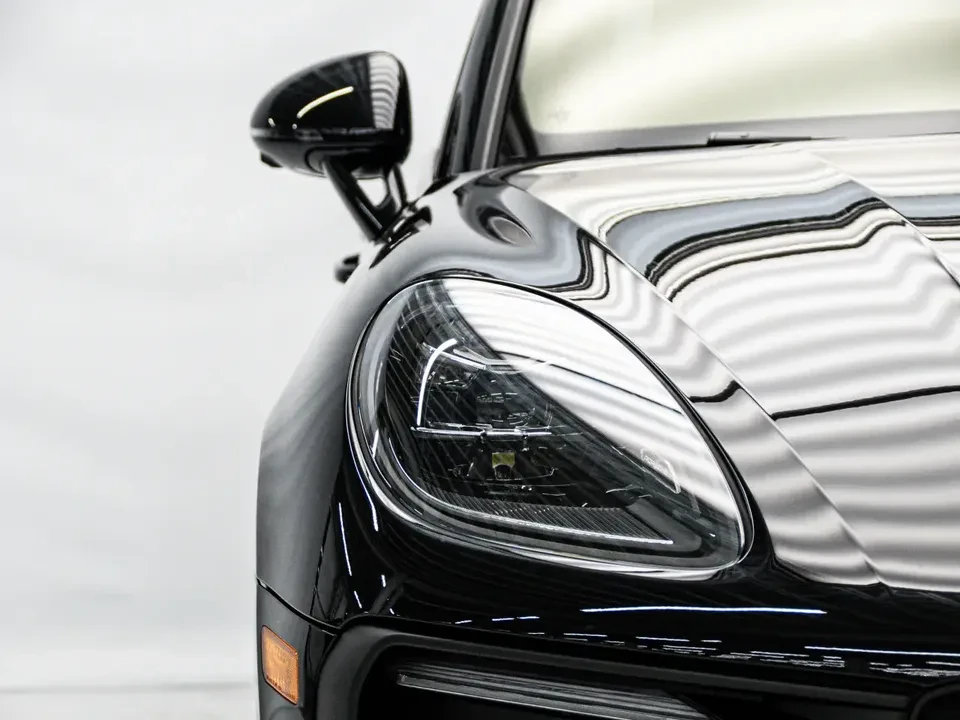 2026 Porsche Macan Electric - Image 9 of 20