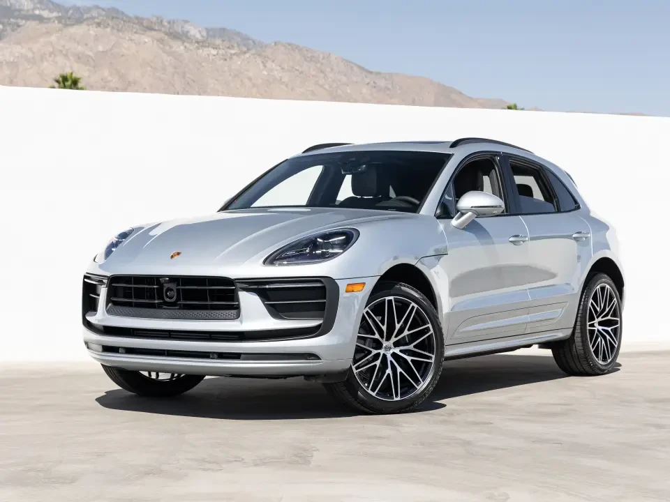 2026 Porsche Macan Electric - Image 8 of 12