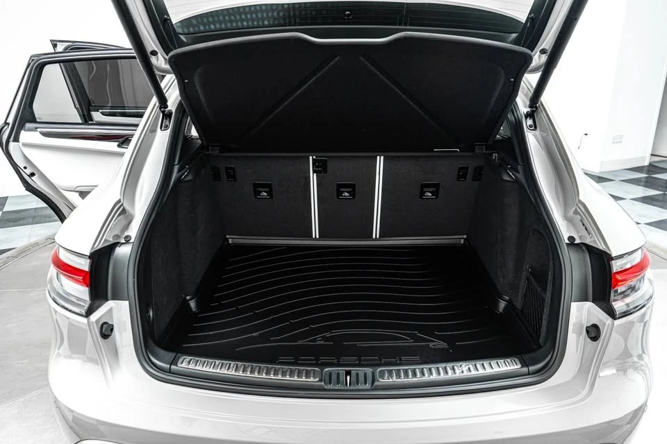 2026 Porsche Macan Electric - Image 15 of 15