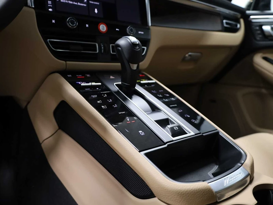 2026 Porsche Macan S - Image 29 of 31