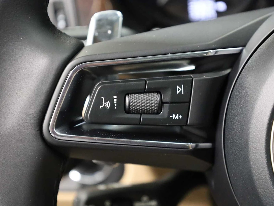 2026 Porsche Macan S - Image 27 of 31