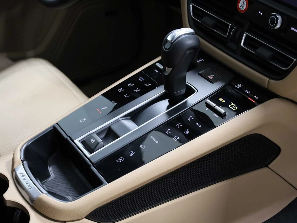 2026 Porsche Macan S - Image 21 of 31