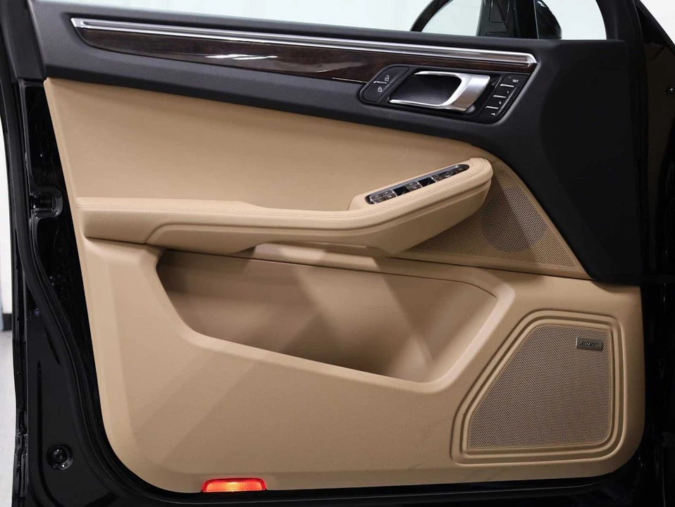 2026 Porsche Macan S - Image 16 of 31